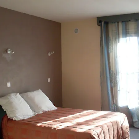 Hotel Les 2g Larche (Alpes-de-Haute-Provence)